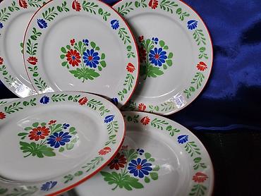 Ostali antikviteti: Tanjiri 1 madarski Alfrodi porcelan 1968 do 1987god. Tanjiri — 4