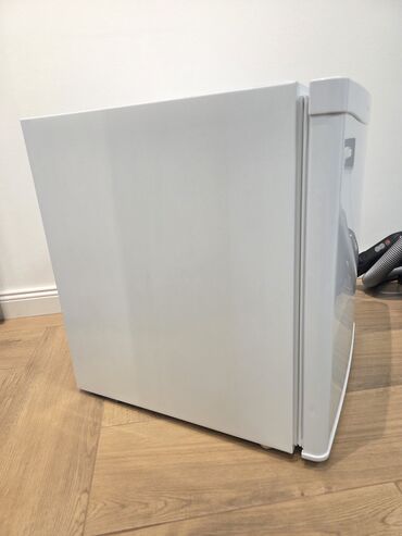 Frižideri: Hisense mini frižider – kompaktan model idealan za kancelariju — 3