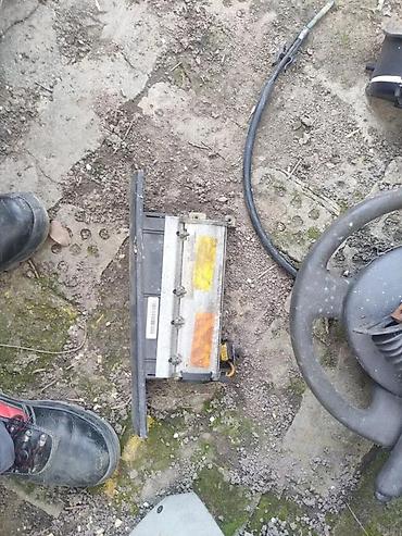 Delovi enterijera: AIR BAG SUVOZAČEV FIAT PUNTO CRNI I RUČNA KOČNICA | skinut sa kola — 1