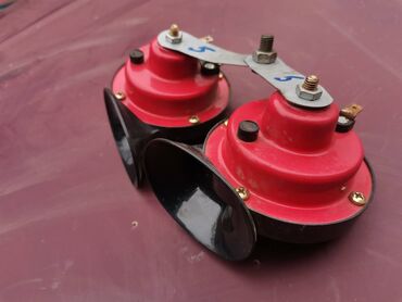 Auto delovi: Sirene za automobile par sa nosacem br.5. Polovno skinuto sa isecenog — 4