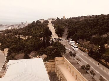Uzunmüddətli kirayə mənzillər: Bakıda Flame Towers və Televiziya Qülləsinə panoramalı mənzil. - — 11
