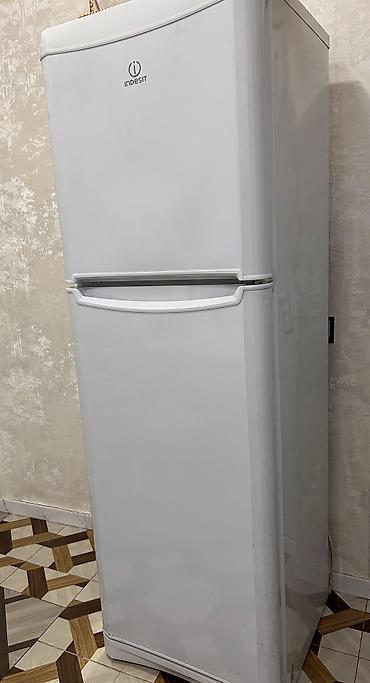 soyuducular ucuz: İşlənmiş 2 qapılı Indesit Soyuducu Satılır, rəng - Ağ — 1