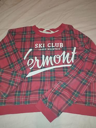 Duksevi: Dva komada dukseva/duks majica sa printom: 1) Crna dukserica s — 3