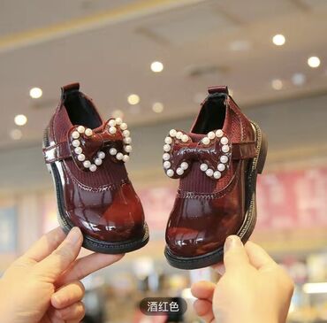 Детская обувь: Туфельки для девочки. 27 размер 16,5 Чуть мало мерит,можно на 26