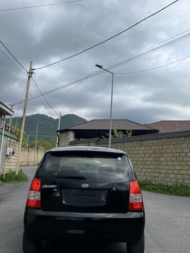 Kia: Xüsusiyyətlər: - Kompakt kuzov, şəhər üçün çevik idarəetmə - Ön duman — 4