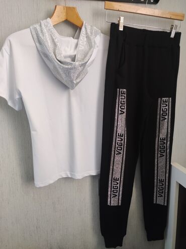 İdman geyimləri: Türk qadın geyimləri. Yüksək keyfiyyətli. Qaşli sport dəstlər. Premium — 10