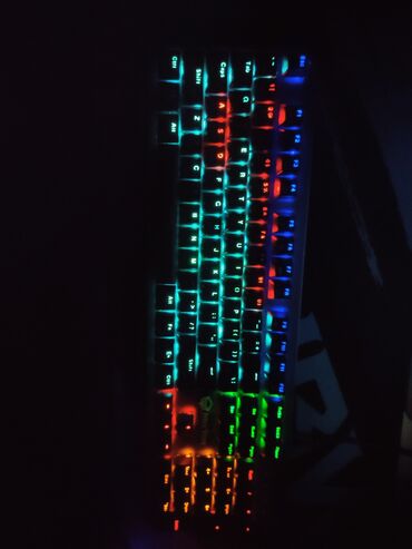 Digər kompüter aksesuarları: RGB oyun aksessuarları seti - Mexaniki tipli, tam ölçülü klaviatura — 1