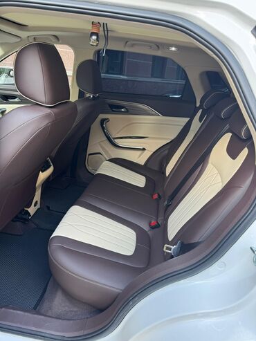 FAW: FAW Besturn: 1.5 l | 2024 il 7400 km Krossover — 11