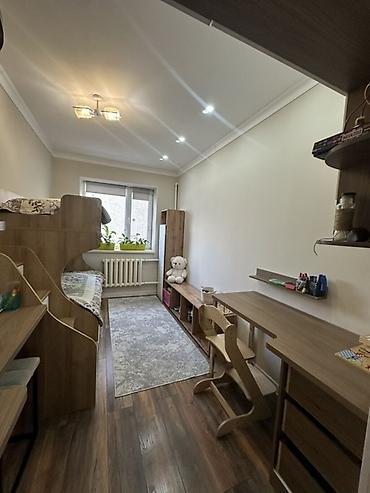 Продажа коттеджей и домов: 🔥🔥 СРОЧНО ПРОДАЮ!!! 🔥🔥 Новый уютный дом в Ж/м Ак-Ордо Локация: рядом с — 8