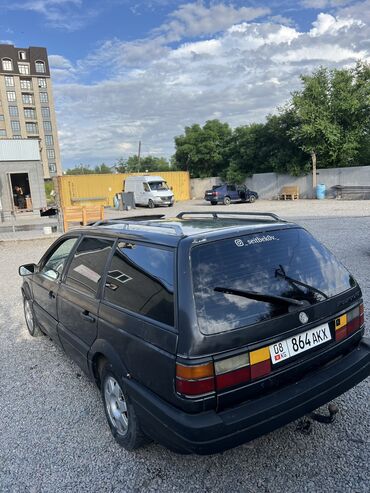 Volkswagen: Volkswagen Passat: 1988 г., 1.8 л, Механика, Бензин, Универсал