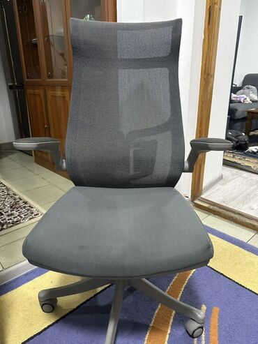 компьютерный кресла: Офисное кресло, Б/у, С колесиками, цвет - Серый, Самовывоз