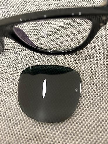 Eynəklər: Tezedir.Aldiqdan sonra 5-6 defe taxmisham.Optik linzalarla evez edilib — 3