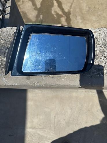 Sol, Mercedes-Benz W210 və çeşakaya gedir, 1999 il, Almaniya, Ünvandan götürmə