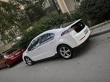 byd e3: Chevrolet Volt: 2012 г., Гибрид, Хэтчбэк — 3