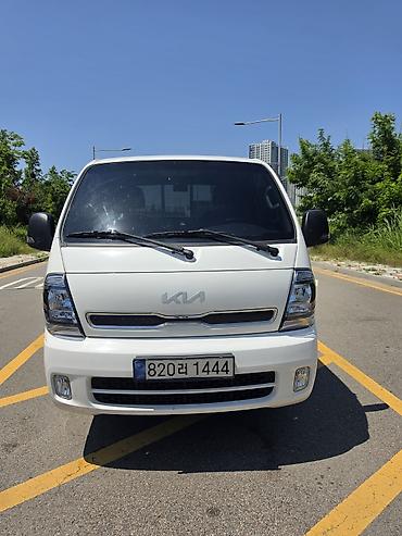 volvo 500: Kia Bongo III (новый логотип Kia) — компактный бортовой грузовик — 1