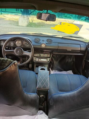 VAZ (LADA): VAZ 2106 sedan - Kuzov: klassik 4 qapılı sedan, sarı rəng. - Mühərrik — 4