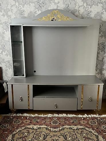 qapi taxda: Zərif naxışlı qonaq otağı mebel dəsti - Rəng: boz (qızılı dekor — 2