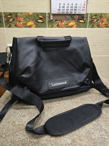 Чехлы и сумки для ноутбуков: Сумка-мессенджер Lockwood, для макбуков и ноутбуков, черная - Формат — 11