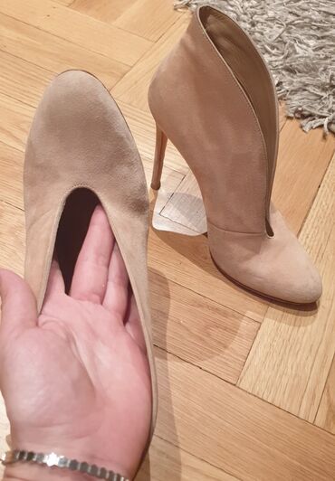 Salonke: Salonke, Balenciaga, 38 — 11