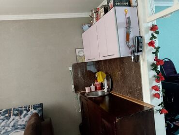 Həyət evləri və villaların satışı: 3 otaqlı, 7 kv. m, Orta təmir