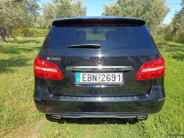 Mercedes-Benz B 200: 1.6 l | 2013 year Hatchback