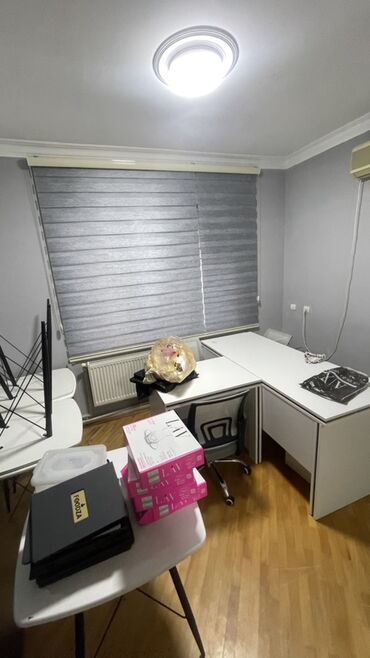 Ofislər: Ofis sahəsi – işə hazır, mebellə və texnika ilə təchiz olunmuş — 8