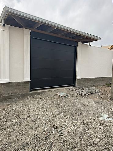 Секционные ворота: Секционные ворота и калитки из сендвич-панелей - Секционные подъемные — 16