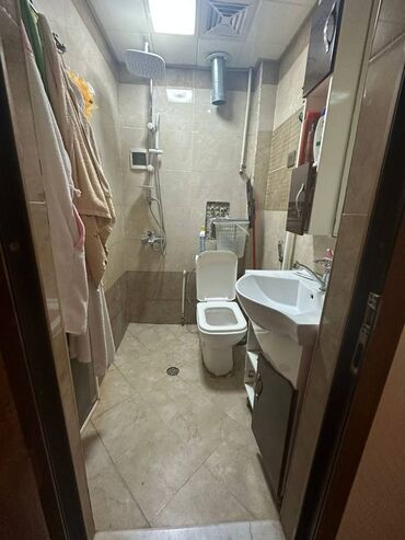 Uzunmüddətli kirayə mənzillər: Nərimanov metrosuyla 2 dəqiqə məsafədə Metroparkın yanında 5 mərtəbəli — 11