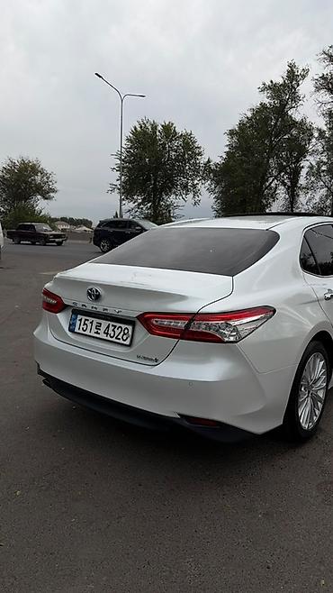 Унаа сатуу: Toyota Camry: 2020 г., 2.5 л, Автомат, Гибрид, Седан — 3