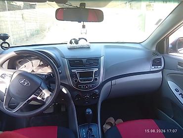 hyundai sonata sukan: Hyundai Accent sedan – qırmızı rəng - Kuzov: 4 qapılı sedan, parlaq — 5