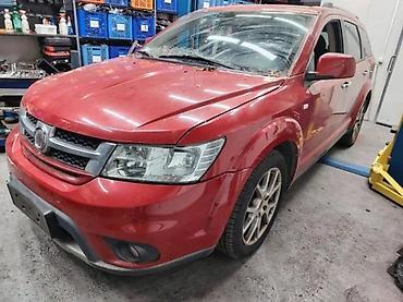 Auto delovi, gume i tjuning: Fiat Freemont kompletan auto u delovima crveni. Fiat Freemont — 7