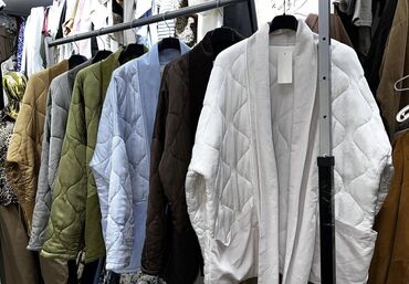 куртки италия: Есть бежевый, коричневый, серый