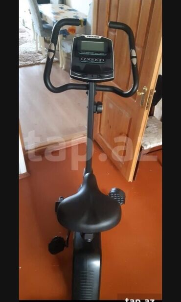 Velotrenajorlar: FERRO şaquli velotrenajor - Rahat oturacaq və sürüşməyən pedallar -