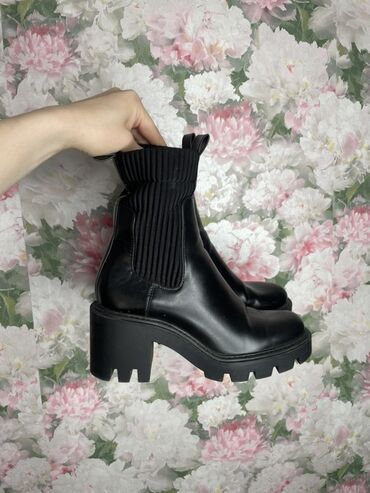 lowa zenske cizme: High boots, Zara, 37
