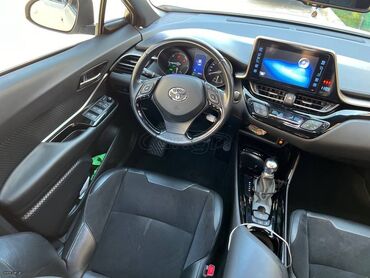 Toyota: Toyota C-HR: 1.8 l. | 2019 έ. SUV/4x4 — 17