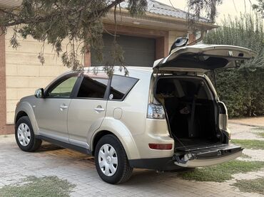 Mitsubishi: Mitsubishi Outlander: 2007 г., 2.4 л, Типтроник, Газ, Внедорожник