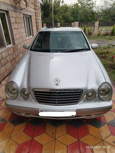 Mercedes-Benz: Mercedes-Benz E 240: 2.6 l | 2000 il Sedan — 5
