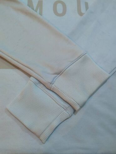 Dukserice: Under Armour ženski duks sa kapuljačom Vel. M Ovaj prelepi duks sa — 3