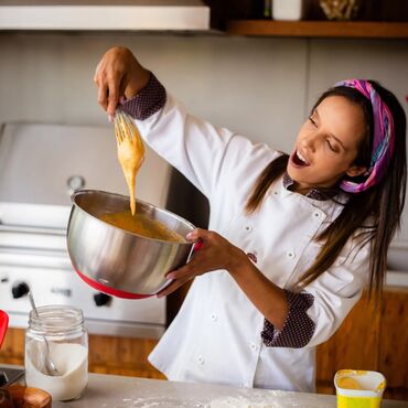 работу поваром: Требуется приходящий повар 👩‍🍳 📍Адрес: Алматинка/Магистраль 📌Возраст