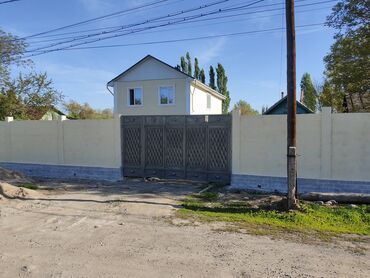 продаю дом степной: Дом, 200 м², 8 комнат, Собственник, Требуется ремонт