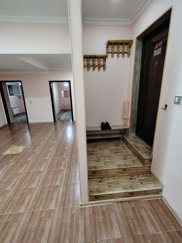 quba qecresh kiraye ev: Bakı, Yasamal, 3 otaqlı, Köhnə tikili, m. Elmlər Akademiyası, 75 kv. m