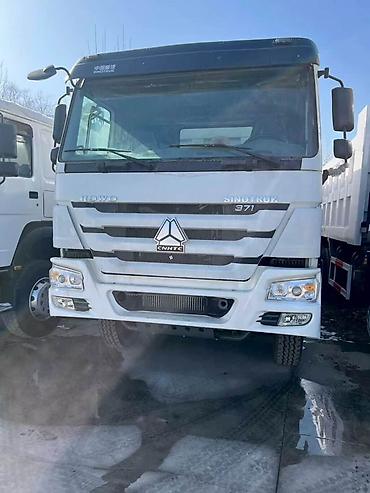 Самосвал SINOTRUK HOWO 371 - Конфигурация: трехосный самосвал (6×4) с
