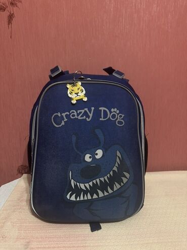məktəb jaketi: Uşaq üçün məktəb çantası – “Crazy Dög” dizaynı - Rəng: tünd göy - Ön