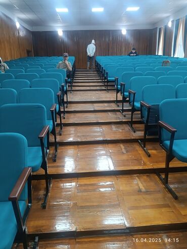 купить офисный диван: Театральные кресла для актового/лекционного зала - Тип: стационарные