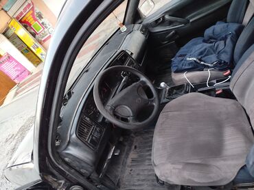 Volkswagen: Volkswagen Passat Variant: 1992 г., 1.8 л, Механика, Универсал — 15