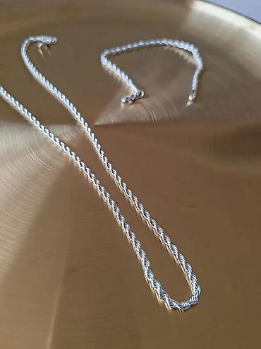 Setovi nakita: Ogrlica i narukvica
Cena:1400din — 14