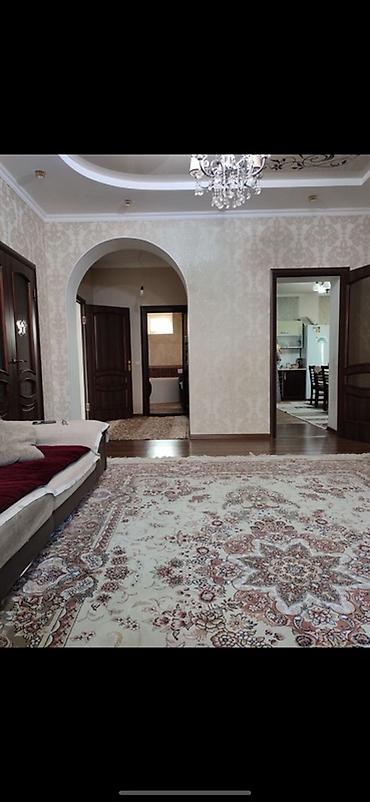 Продажа коттеджей и домов: Продается двухэтажный большой дом с просторной территорией. Адрес — 8