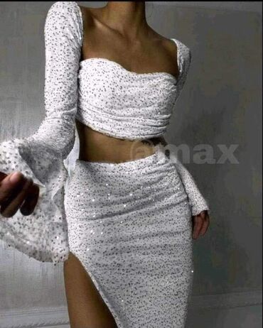 bela haljina sa sljokicama: Uni veličine 
3800