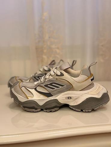 balenciaga: Məhsul: Balenciaga idman ayaqqabısı (snikers) Model: Track üslubunda — 1