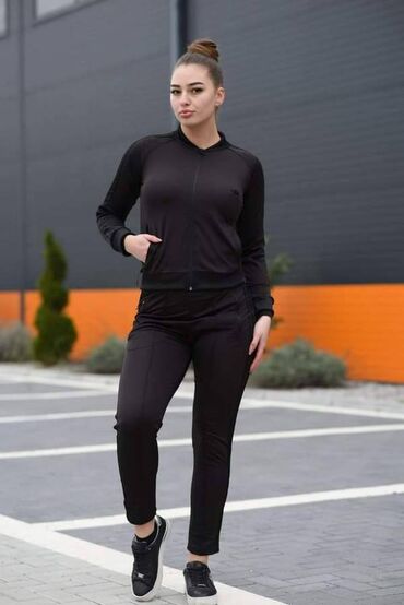 tech fleece materijal: Adidas ženska trenerka

Novo
Mokra likra
Veličine s m l xl 2xl